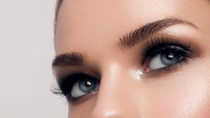 How to Get Thicker Eyelashes Naturally